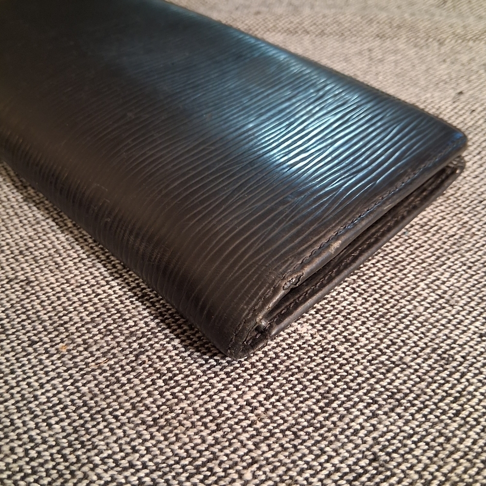 Louis Vuitton Black Wallet - Picture 7 of 16